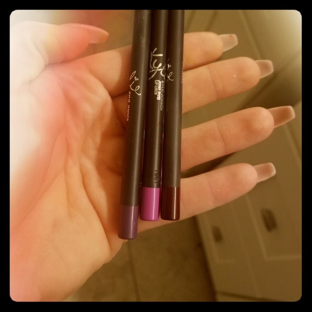 Kylie cosmetics lip liner